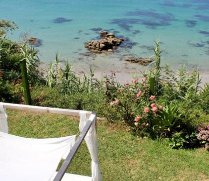 Descubre los hoteles más impresionantes de Sanxenxo con vistas al mar, disfruta de la brisa del mar y relájate en tus vacaciones perfectas.