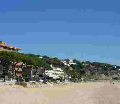 Encuentra los apartamentos en Arenys de Mar con vistas al mar y muy bien situados para unas vacaciones de playa para desconectar de la rutina