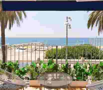 Encuentra los apartamentos en Sant Pol de Mar con vistas al mar y muy bien situados para unas vacaciones de playa para desconectar de la rutina