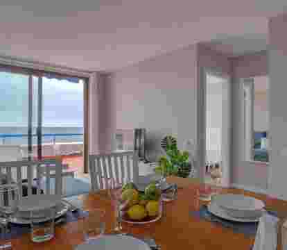 Encuentra los apartamentos en Los Cancajos con vistas al mar y muy bien situados para unas vacaciones de playa para desconectar de la rutina